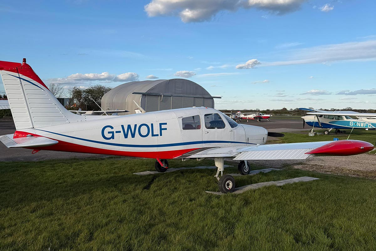 G-WOLF Piper Cherokee PA-28-140 G-WOLF